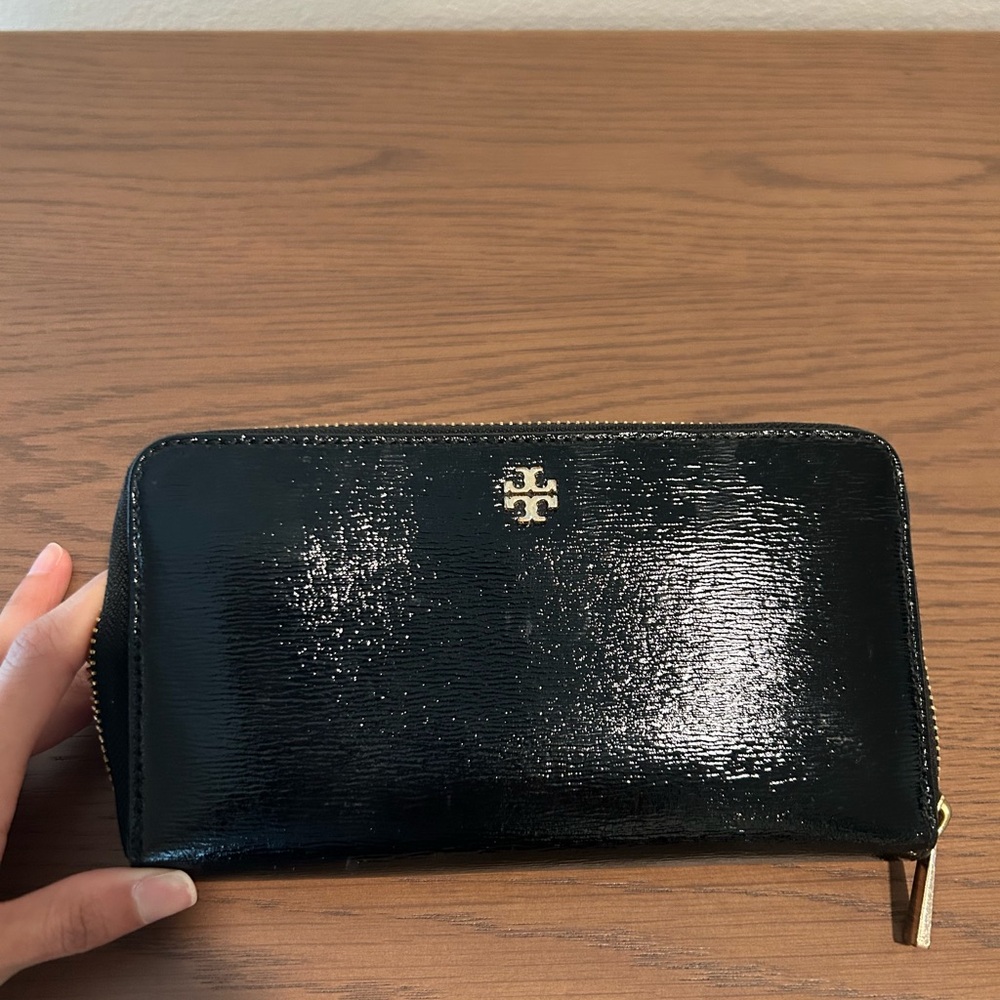 Tory Burch - Long Black Wallet
